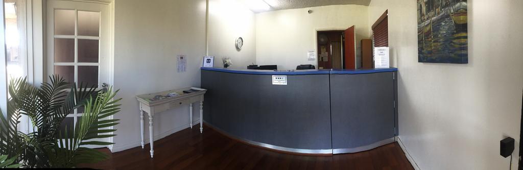 Mayfair Motel West Wyalong Ngoại thất bức ảnh