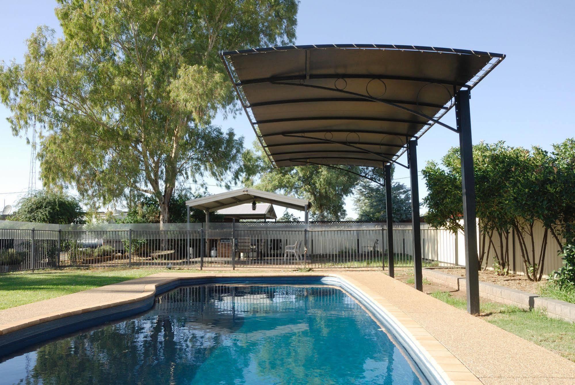 Mayfair Motel West Wyalong Ngoại thất bức ảnh